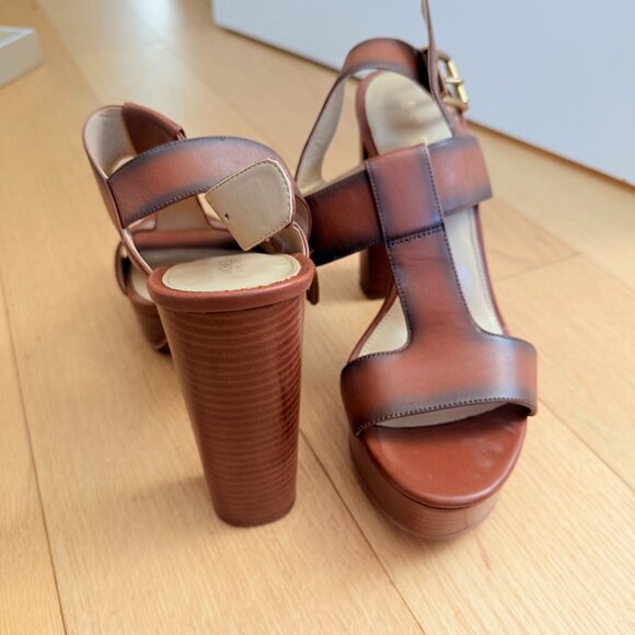 MICHAEL MICHAEL KORS BECKER LEATHER PLATFORM SANDAL - NBW - Picture 2 of 4